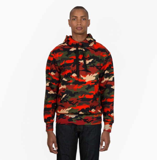 Hoodie dengan Motif Camouflage Modern